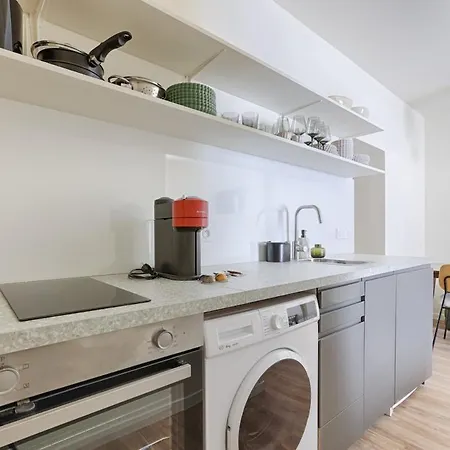Alesia Remy Dumoncel Charming 1 Br-4p
