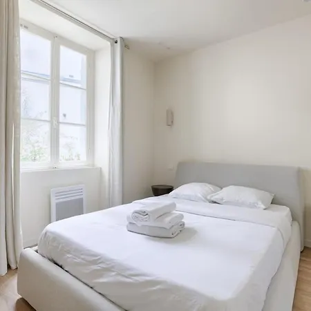 Alesia Remy Dumoncel Charming 1 Br-4p *